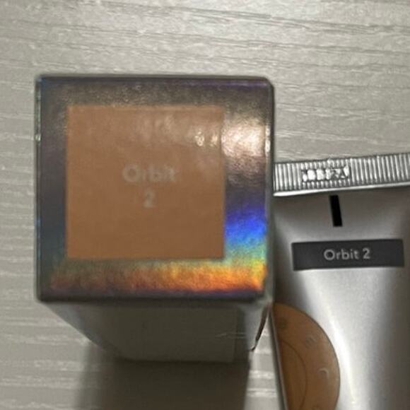 Becca Light Shifter Dewing Tint Orbit 2 - Picture 5 of 9